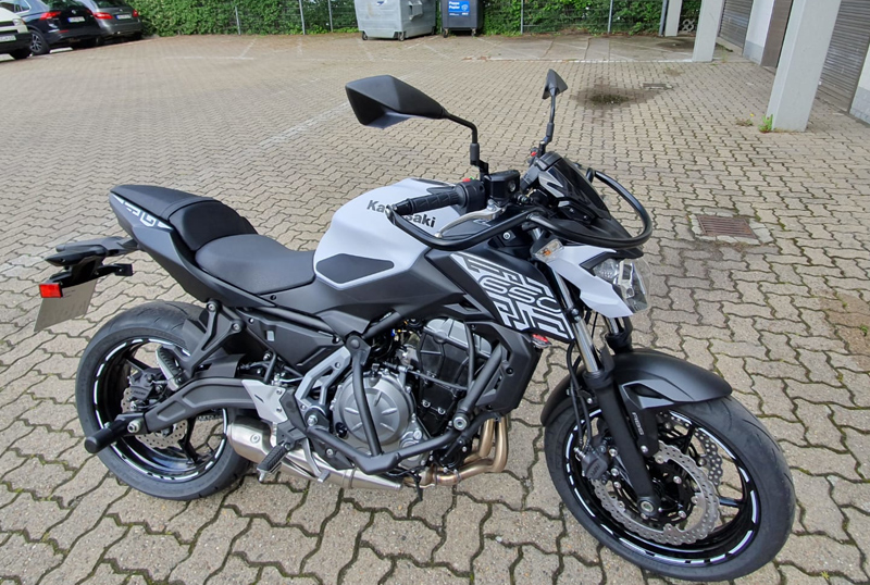 Fahrzeuge Kawasaki ZR 650